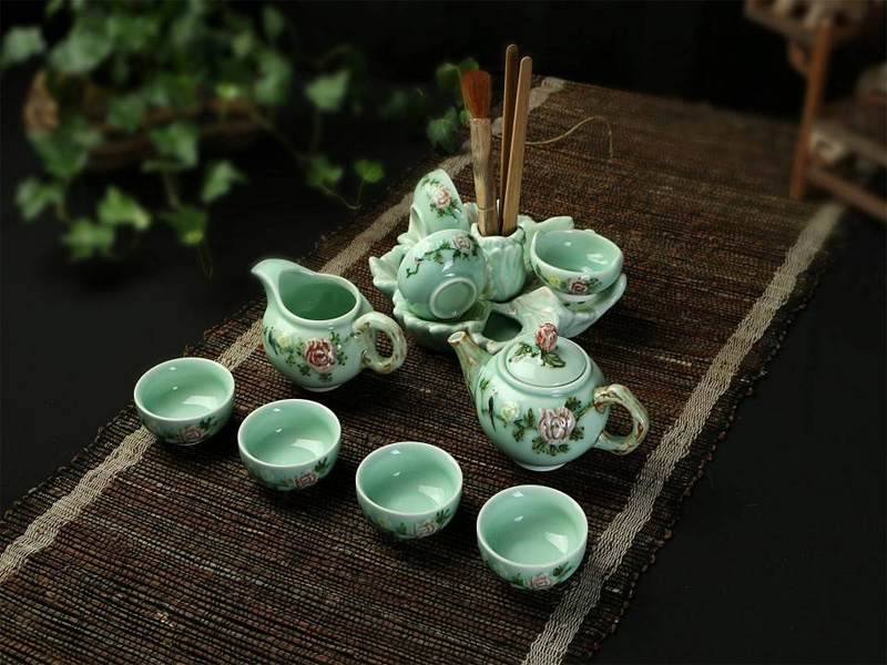 梅子青釉富贵吉祥茶具11入